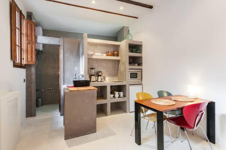 Casita Artista En Bello Edificio Barrio Ruzafa Валенсия Экстерьер фото